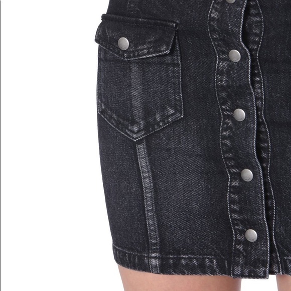 Saint Laurent Eighties Buttoned Skirt in Sandy Black Denim - Picture 2 of 8